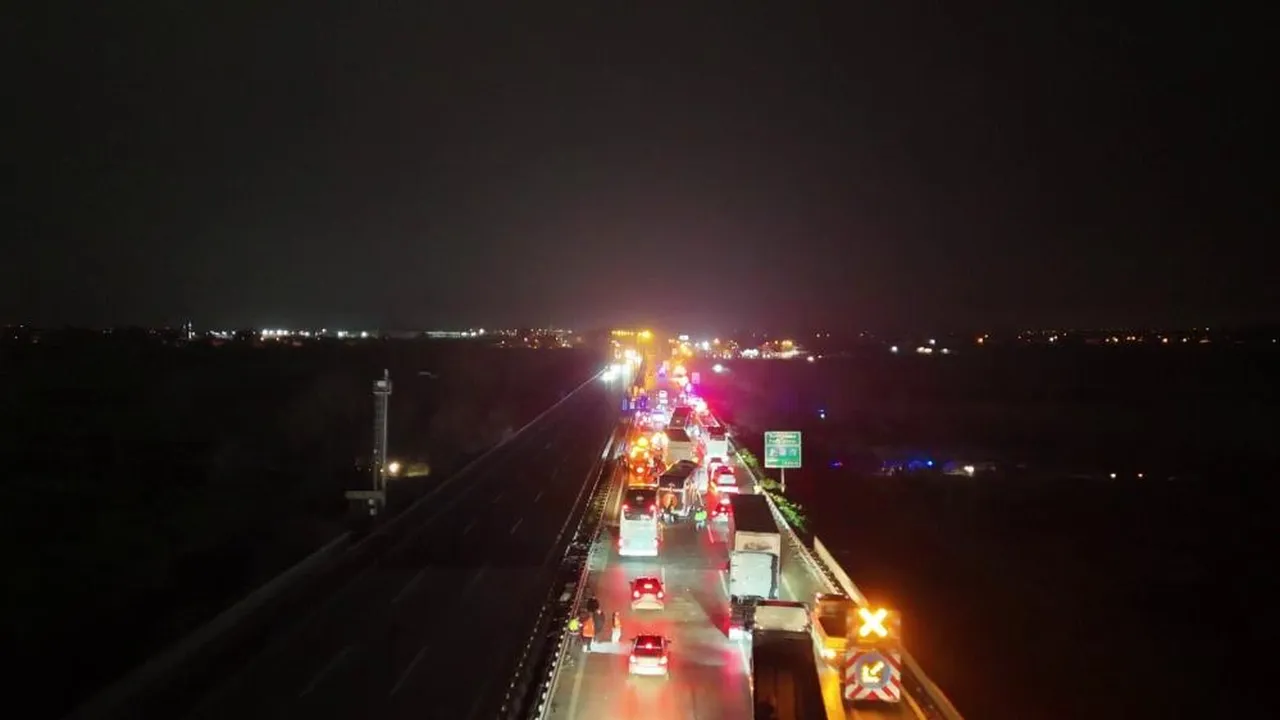 Yolcu otobüsü, minibüs ve arabalar... Hepsi birbirine girdi, çok sayıda yaralı var!