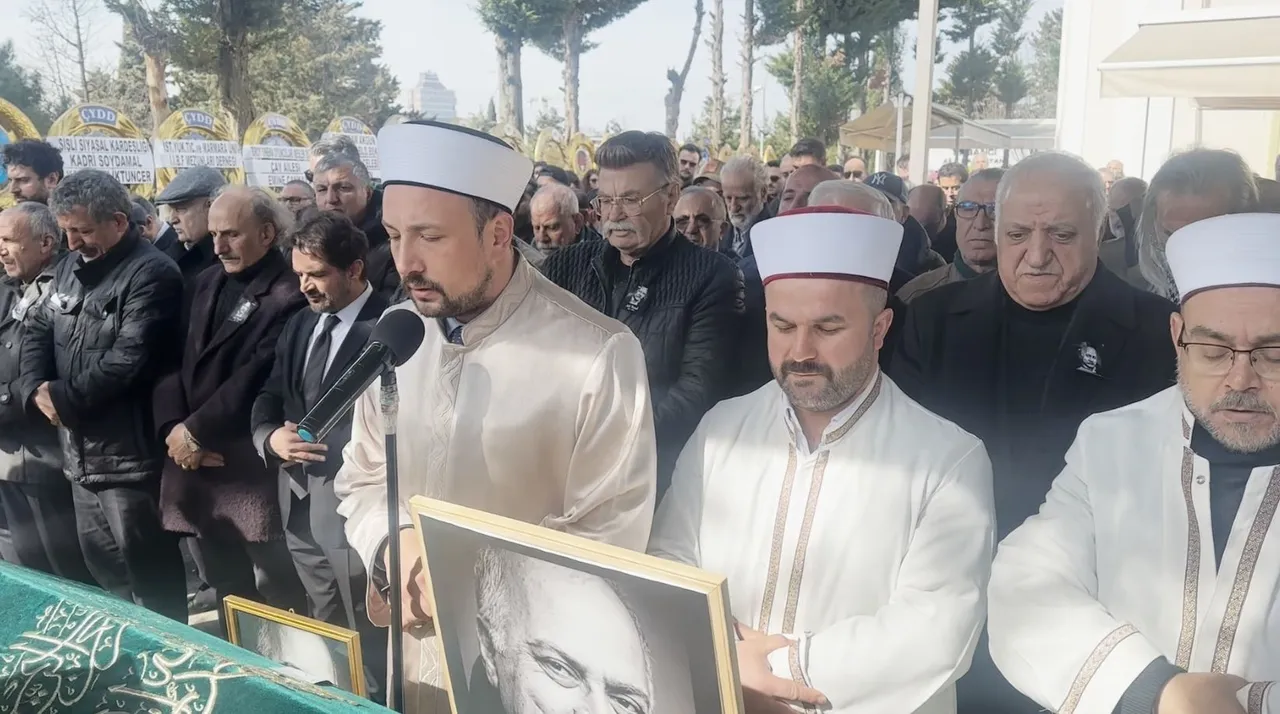 Ali Tutal’ın cenazesinde yürek burkan veda… Kızı gözyaşlarıyla söz verdi