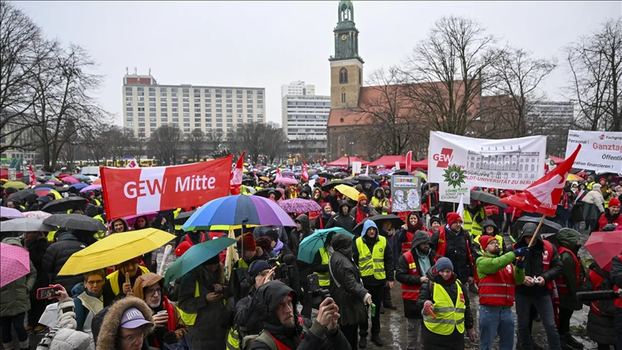 Almanyada grev kararı! Hayat 2 gün boyunca duracak