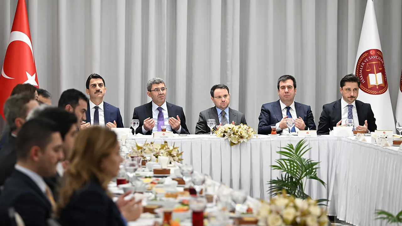 Bakan Gürlek yargı mensuplarına 'Yoruldunuz biliyorum' deyip söz verdi!