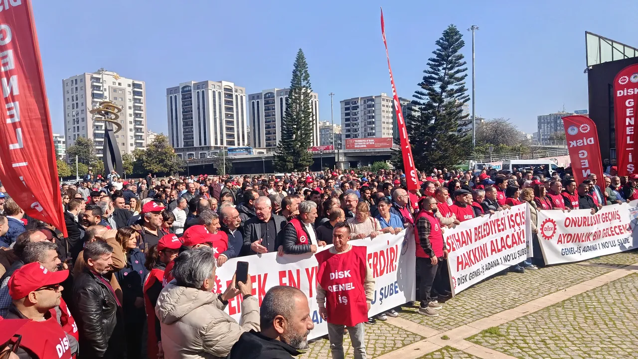 Belediyeden skandal hamle! 2 yıldır alacaklarını alamayan işçilere %3 zammı reva gördüler