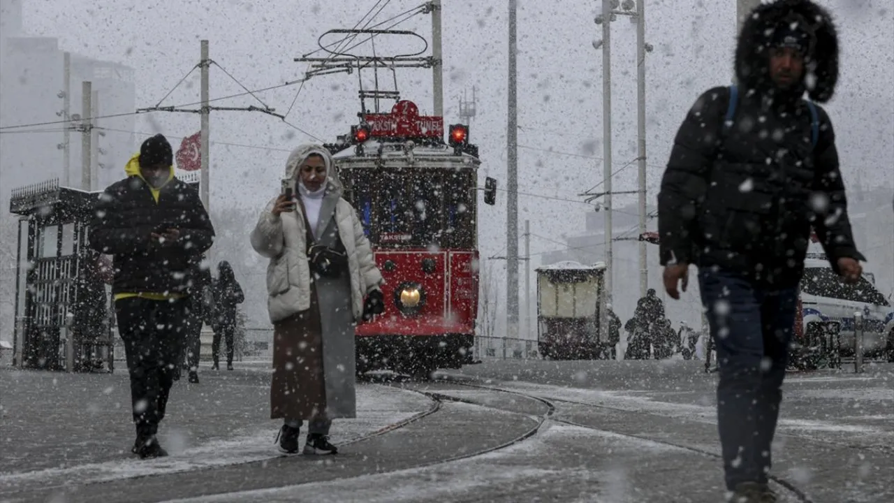 İstanbul'a kar yağışı için geri sayım başladı! Türkiye 1 hafta boyunca buz kesecek