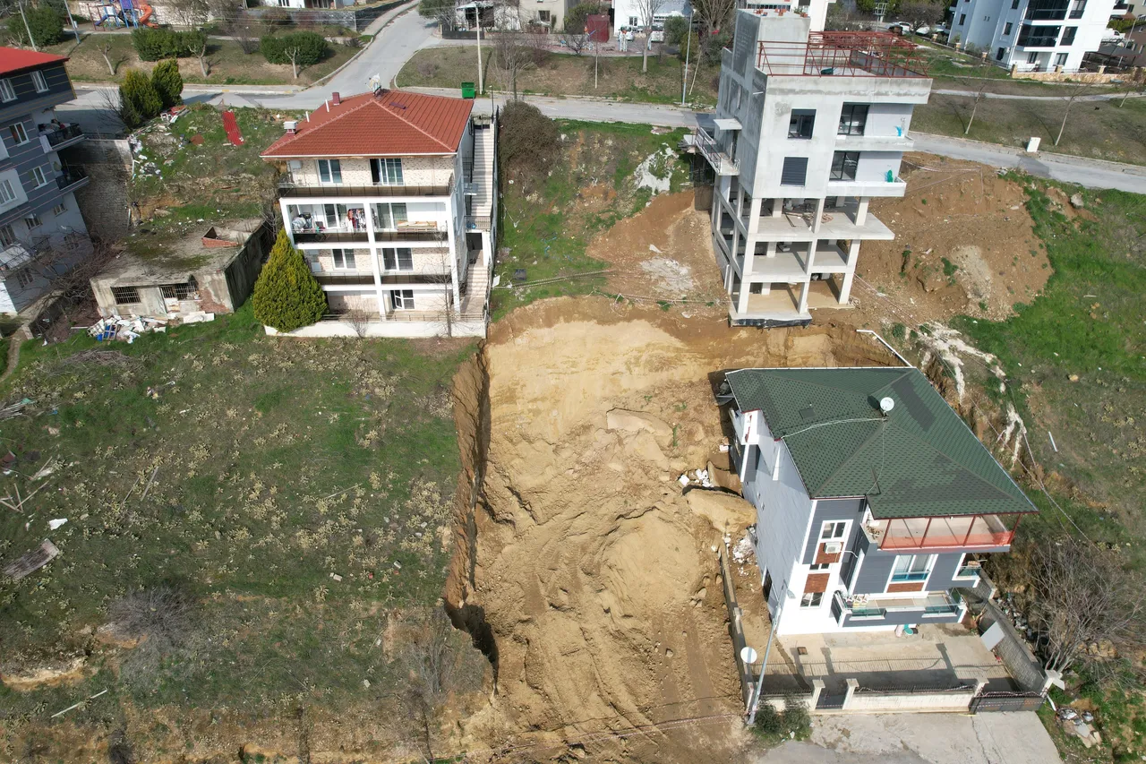 Komşu binalarda hasara neden olan kazıda korkunç gerçek! Kaçak çıktı