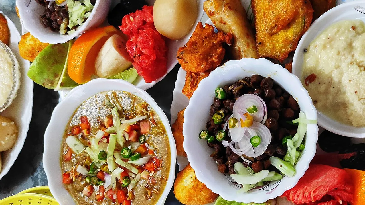 Uzmanından uyarı: İftarda hızlı yemek vücudu şoka sokuyor