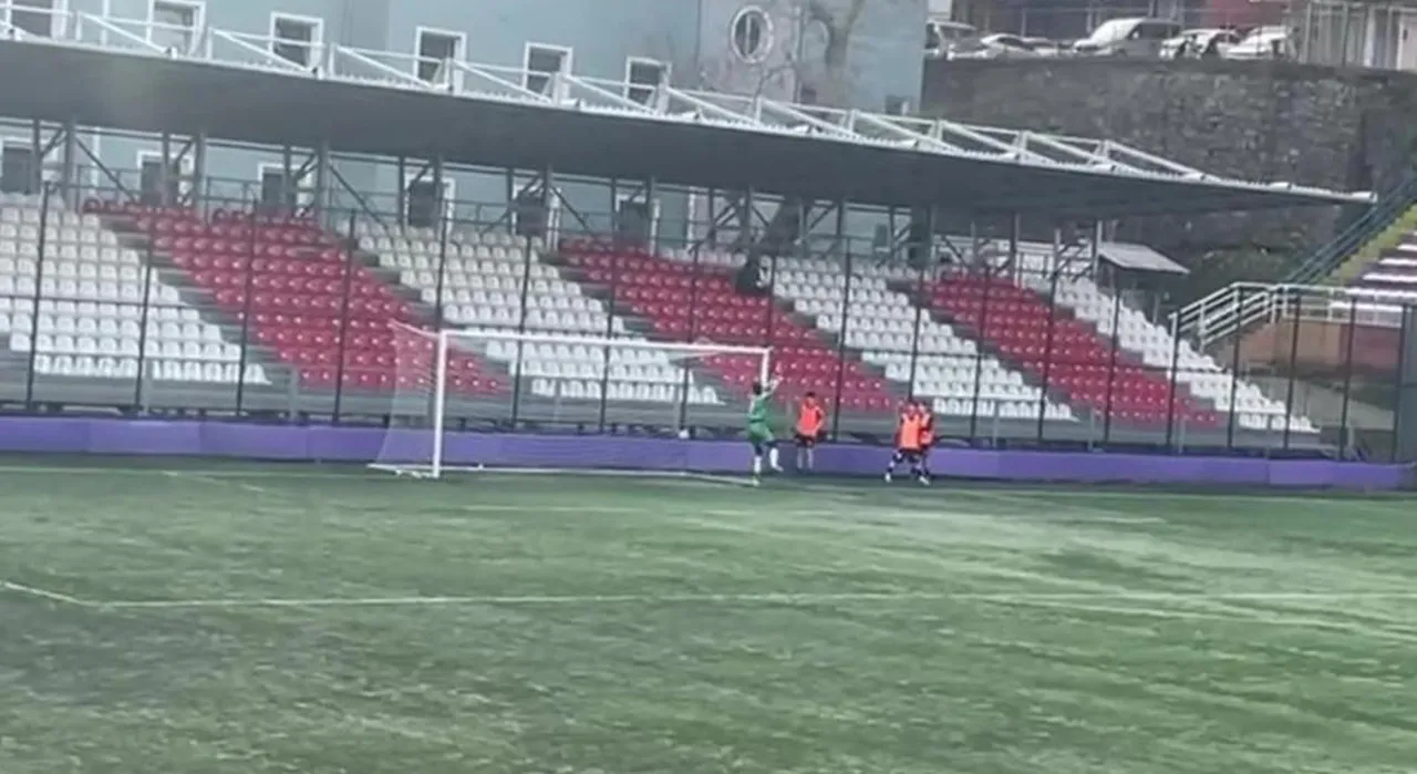 55 metre mesafeden şut sonrası gol anı