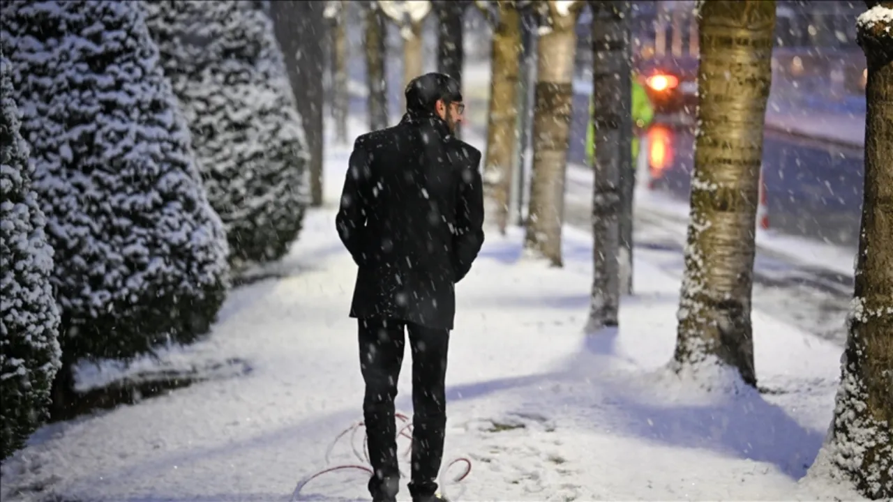 Ankara'da okullar tatil mi? Kar yağışı sonrası merak ediliyor