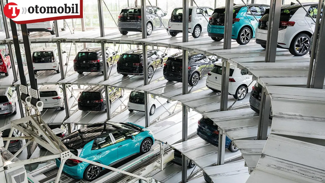 Avrupa’da otomobil satışları düşüyor: Hibrit zirvede, elektrik takipte 