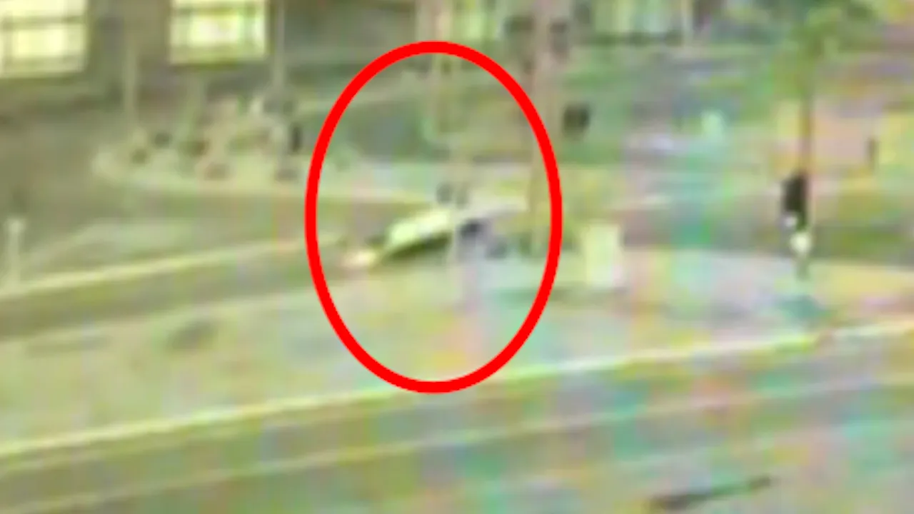 Bingöl'de taklalar atan aracın ters döndüğü anlar kamerada