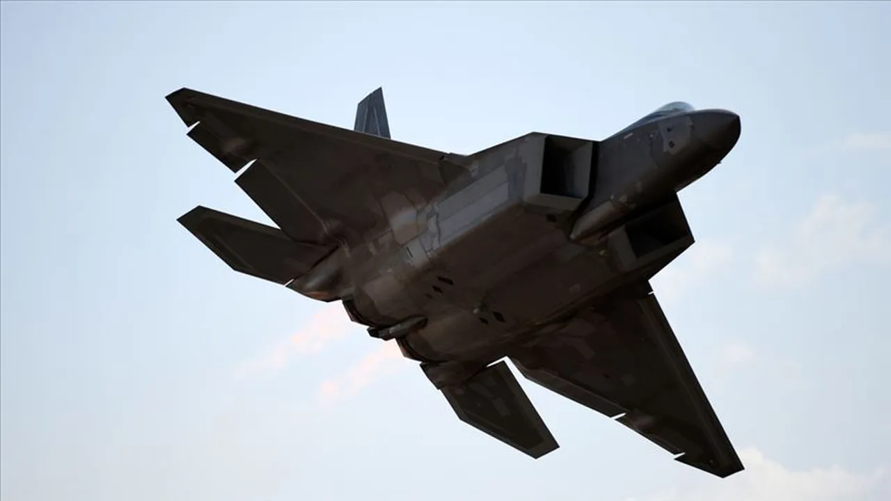 F-22 savaş uçağı