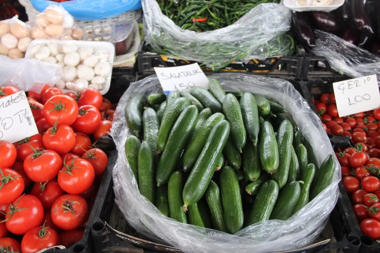 Fırtına seraları vurdu! Pazarda fiyatı 150 lirayı buldu