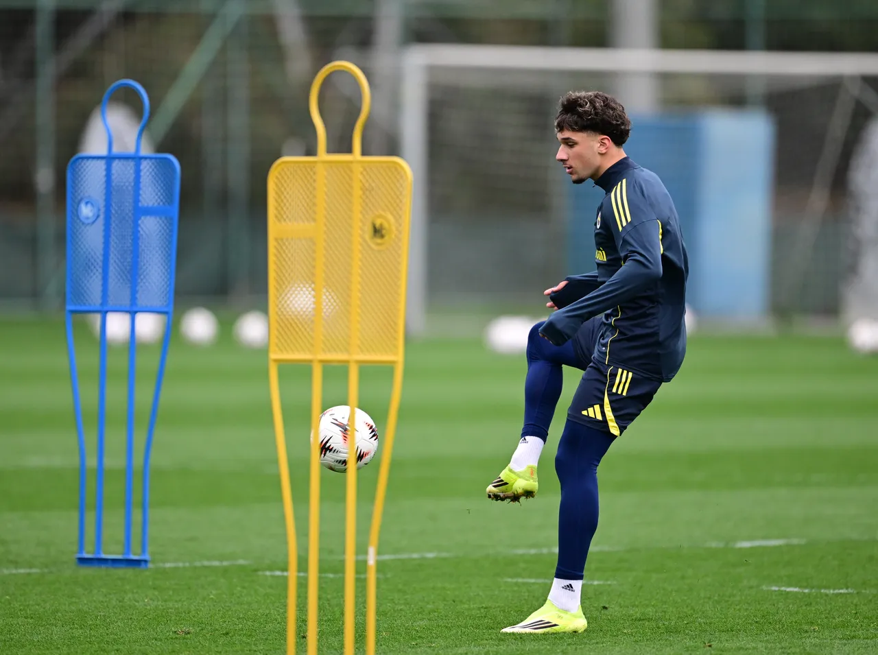 Çağrı Hakan Balta, Fenerbahçe ile ilk antrenmanında böyle görüntülendi.