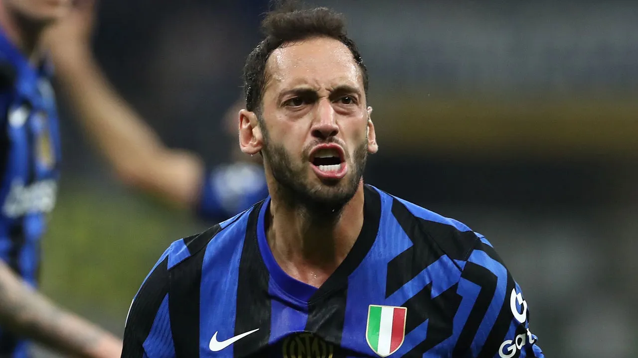 Galatasaray'dan taraftarı heyecanlandıracak Hakan Çalhanoğlu açıklaması