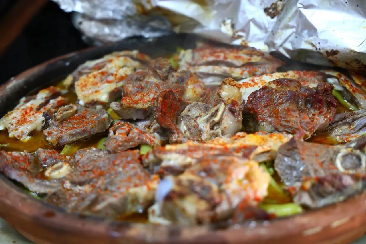 İftar için siparişi bir gün önceden veriyorlar! Hazırlanışı 5 dakika, pişirmesi 5 saat