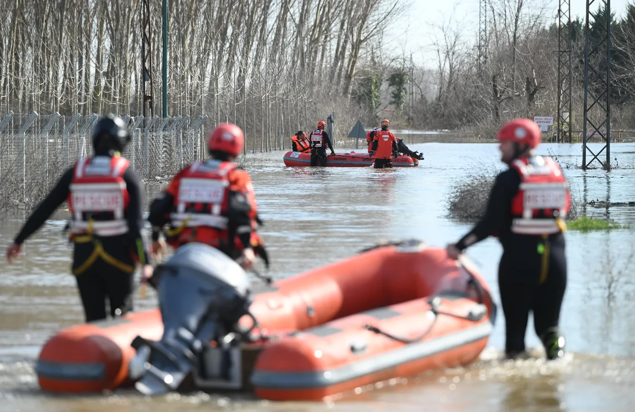 Kırmızı kodlu uyarı turuncuya döndü: Meriç ve Tunca nehirlerinin debisi düşüyor