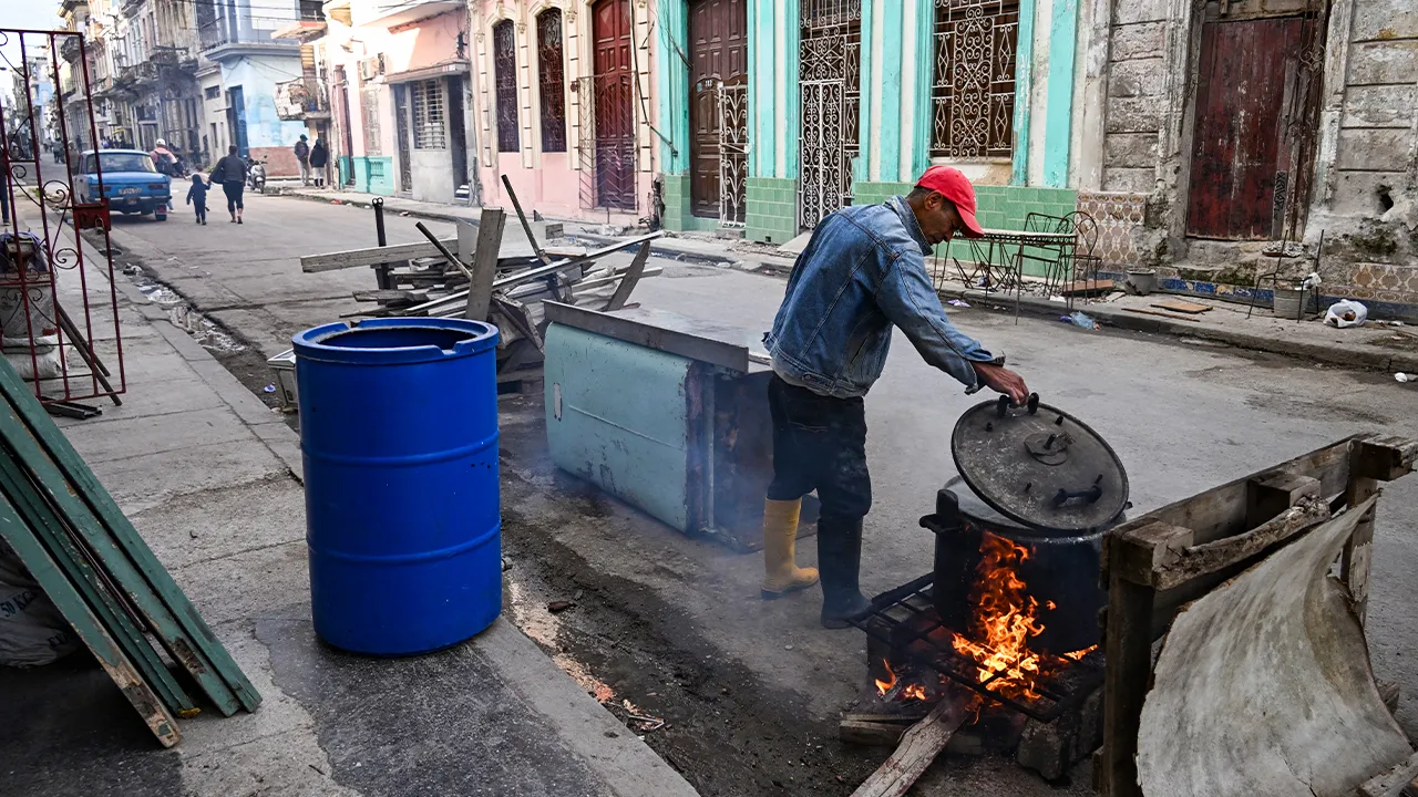 Küba'daki yakıt ablukası krizi derinleştirdi! Meslekler de çalışma saatleri de değişti
