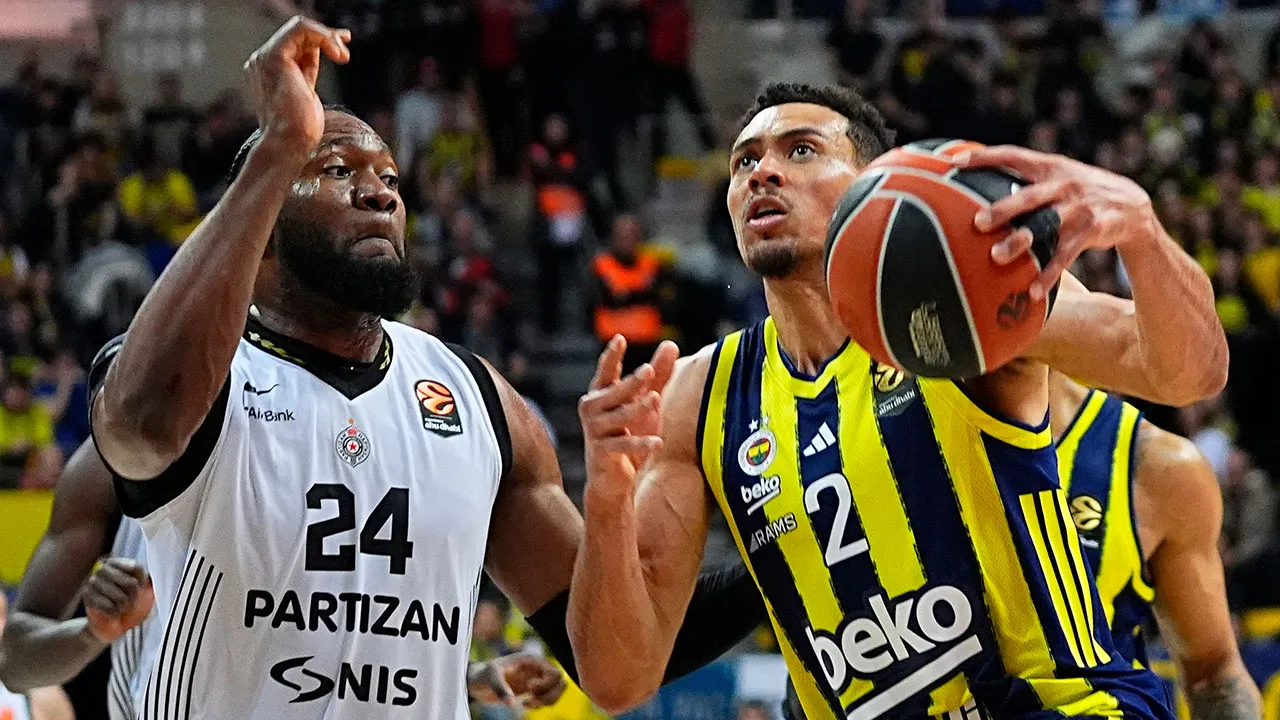 Partizan'ı deviren lider Fenerbahçe, 8'de 8 yaptı!