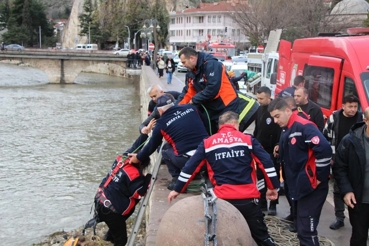 Amasya’da korkunç kaza! Anne - kız kabusu yaşadı