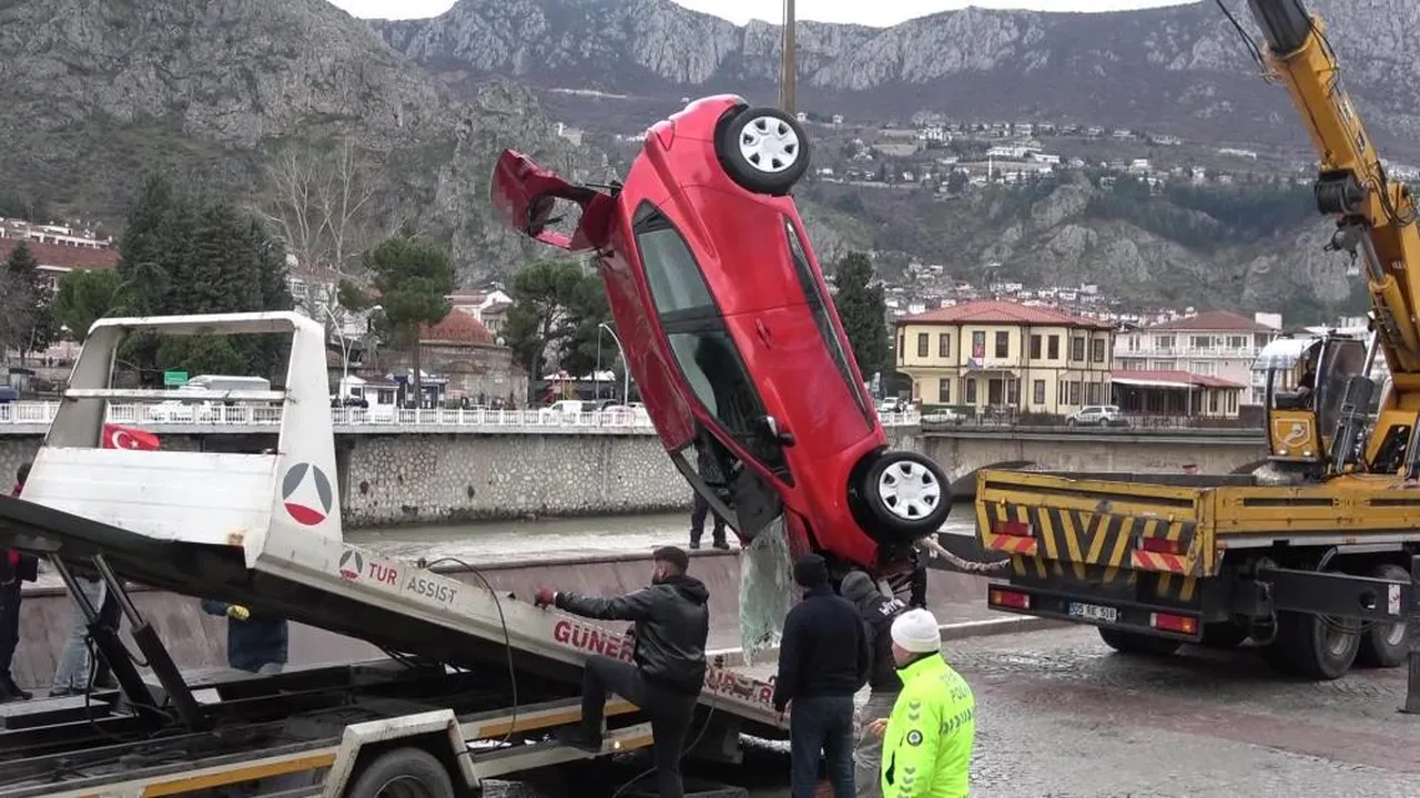 Amasya’da korkunç kaza! Anne - kız kabusu yaşadı