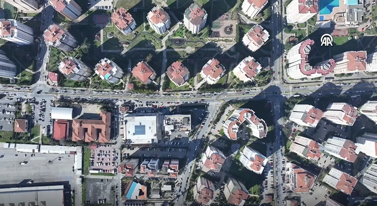 İstanbulun en kalabalık mahallesi! 3 ili birden geride bıraktı: 111 bin 164 kişi yaşıyor