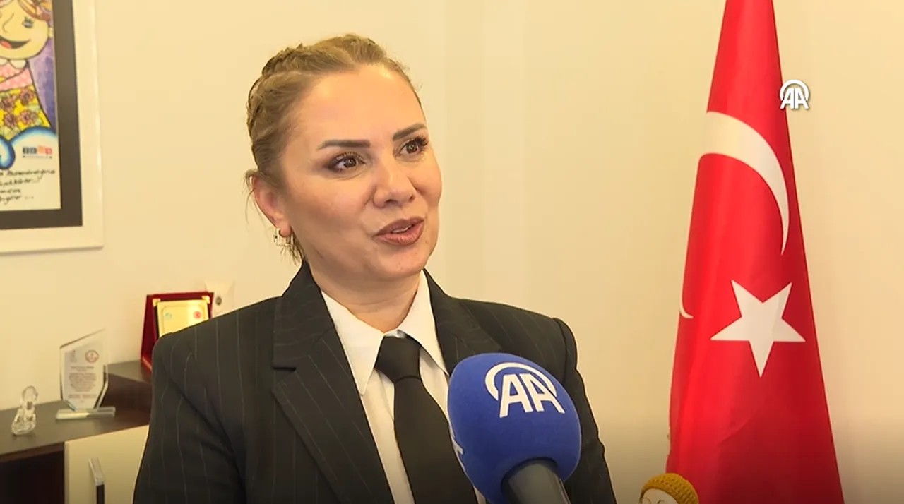 Adnan Kahveci Mahallesi Muhtarı Arzum Albayrak