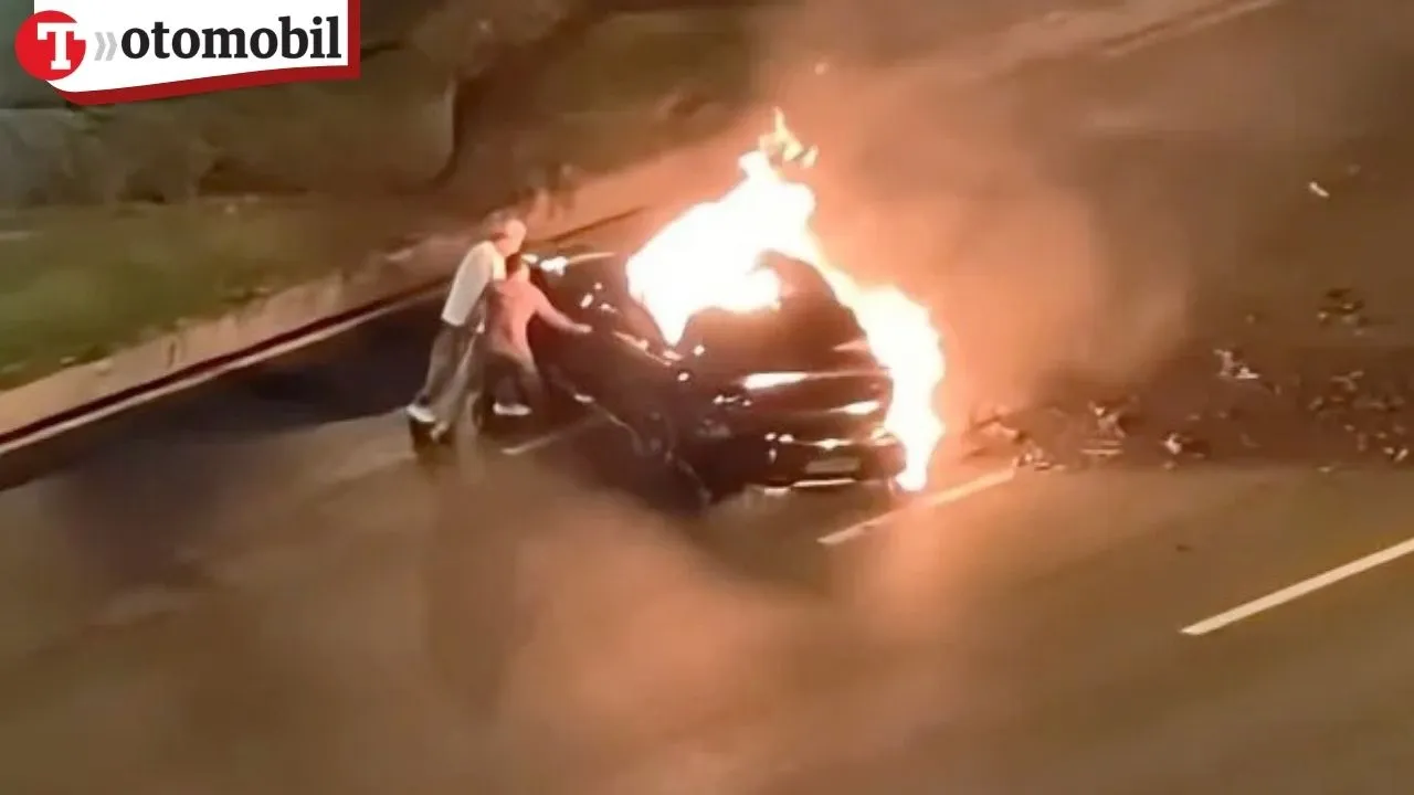 Kaza raporu ortaya çıktı! Kaza sonrasında elektrikli aracın kapıları açılmadı, sürücü yanarak öldü