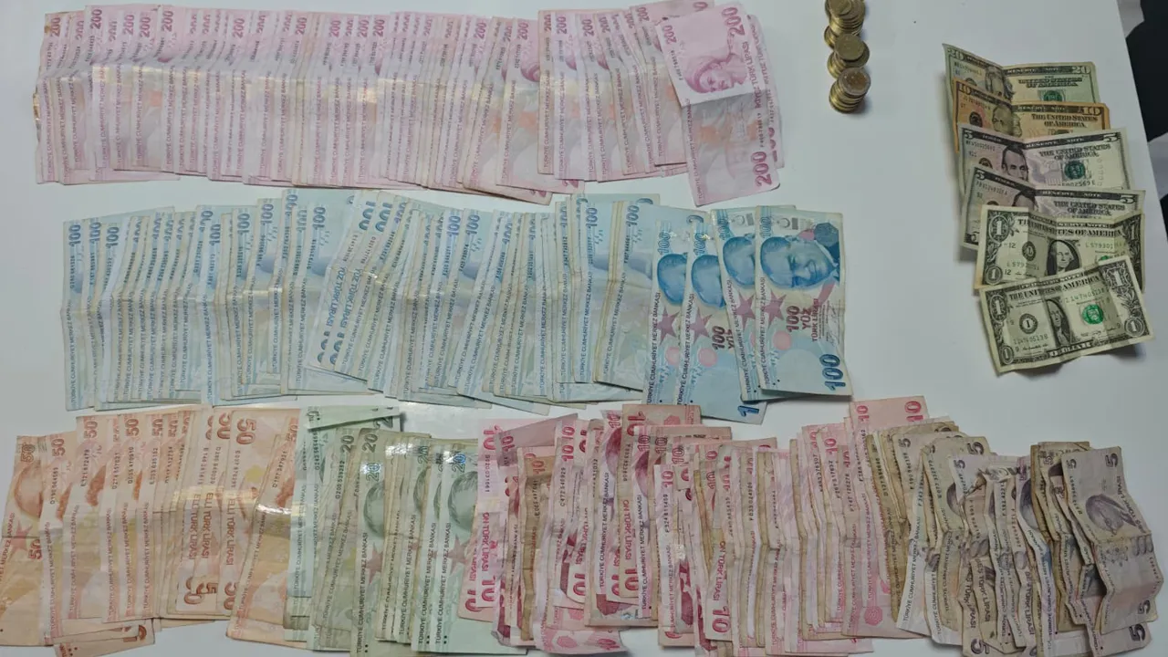 Antalya'da dilencinin üzerinden binlerce lira para çıktı!