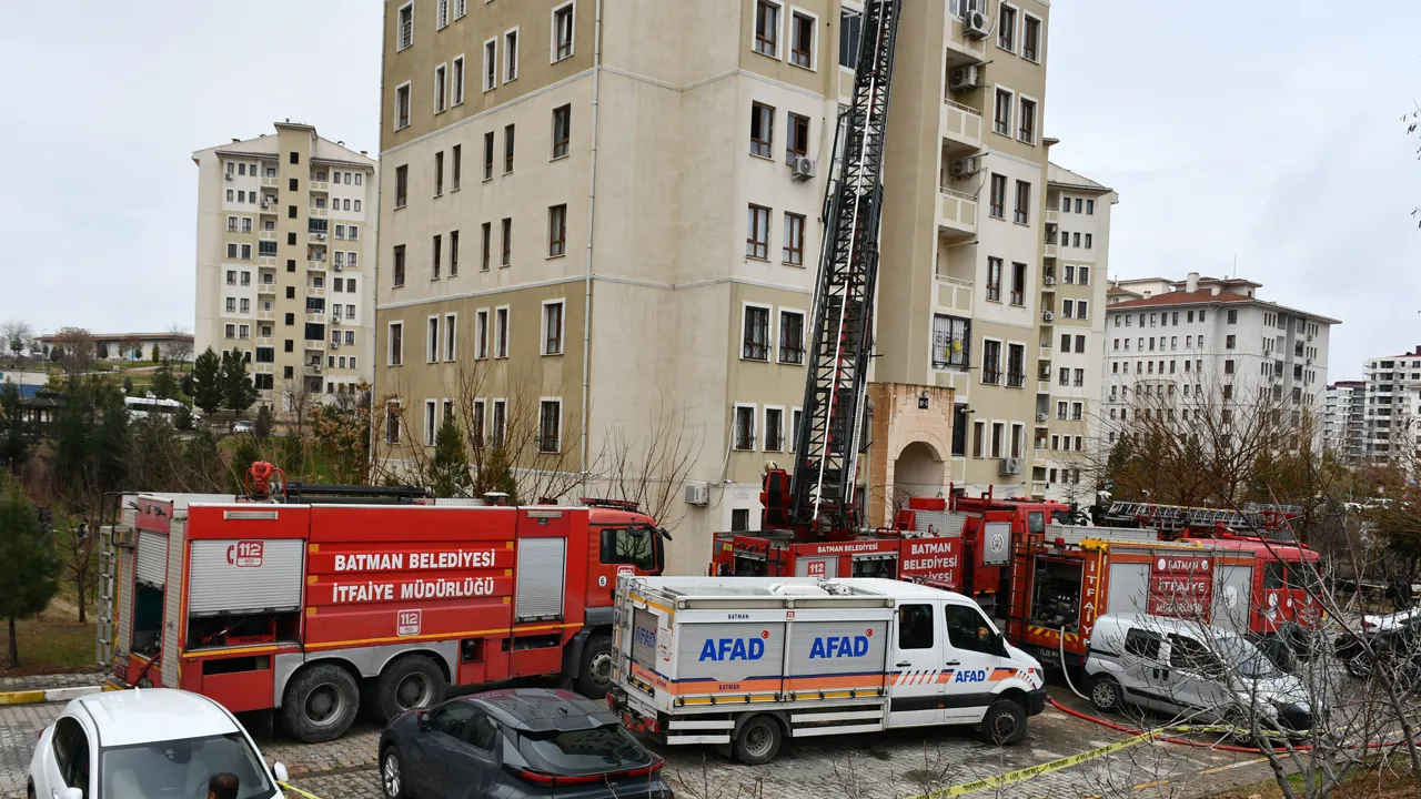 Batman'da 10 katlı binada korku dolu anlar! Yangında 21 kişi hastanelik oldu