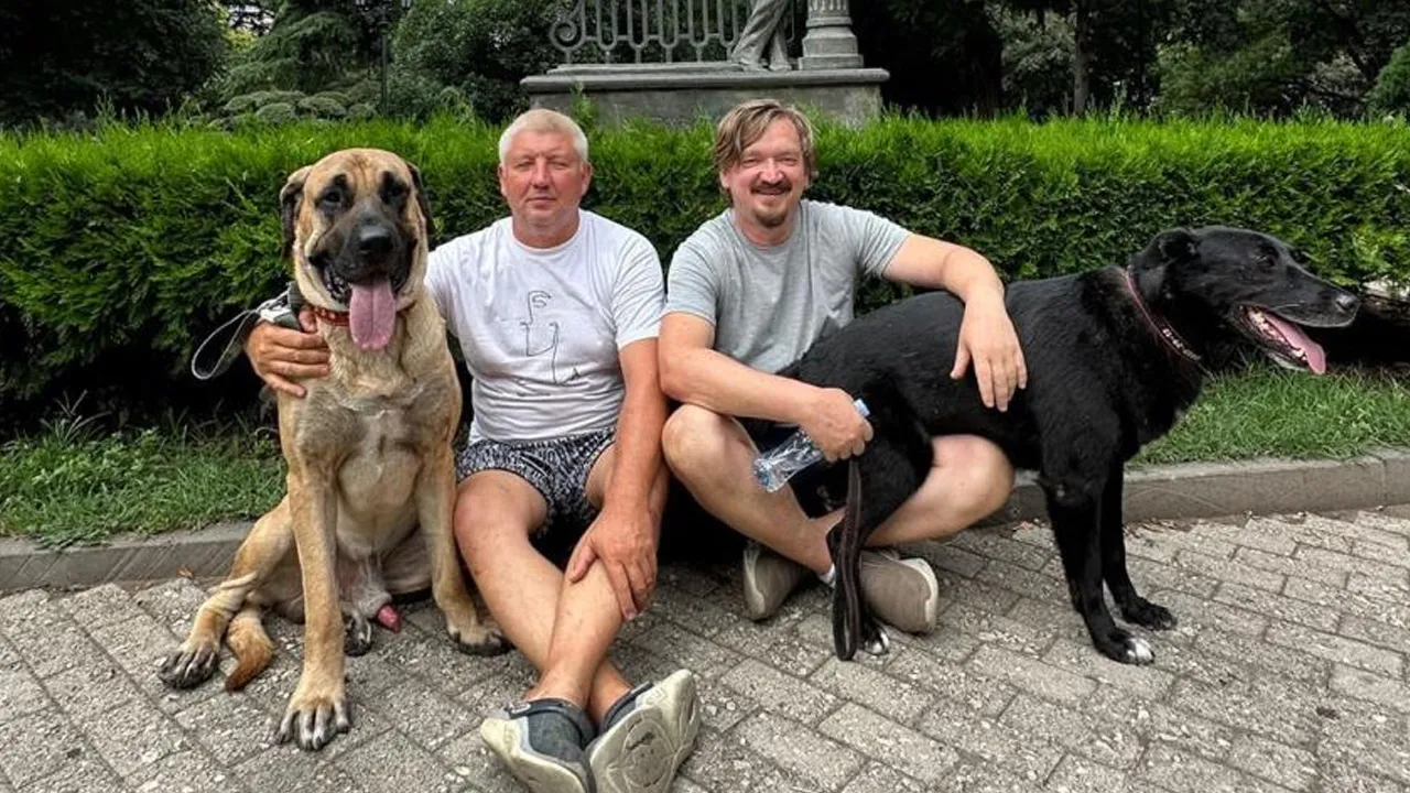 Binlerce ilan bastırıldı! Karış karış her yerde köpeklerini arıyorlar: Canlı bulana 100 bin, ölü bulana 10 bin TL verilecek