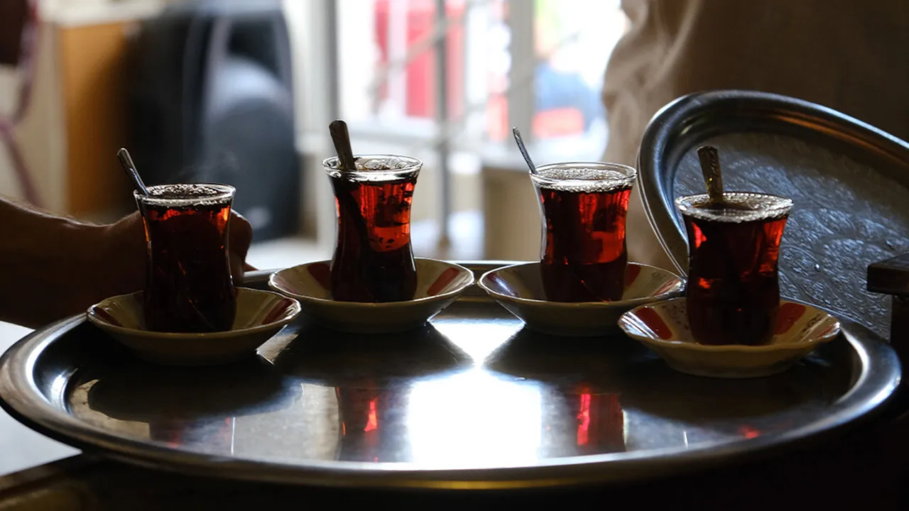 Bir bardak çay 100, su 50 lira... Sakarya'daki kafelere yeni ücret düzenlemesi