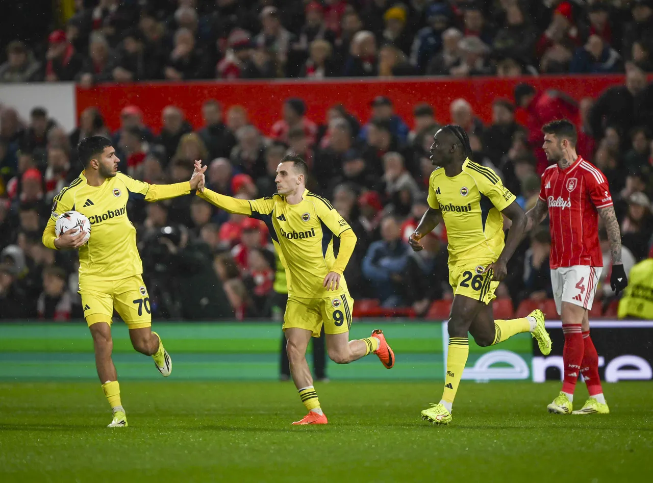 Kerem Aktürkoğlu, İngiltere'de 2 golle yıldızlaştı.