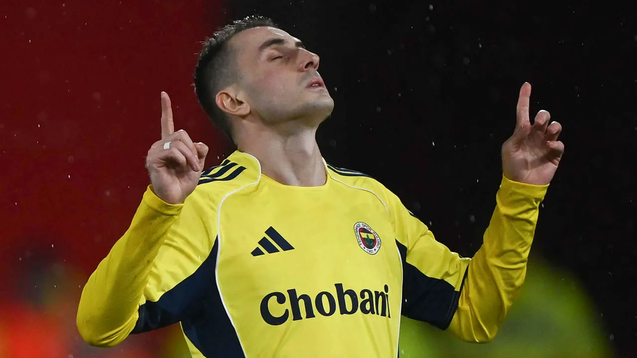 Kerem Aktürkoğlu, Nottingham'da rekor kırdı