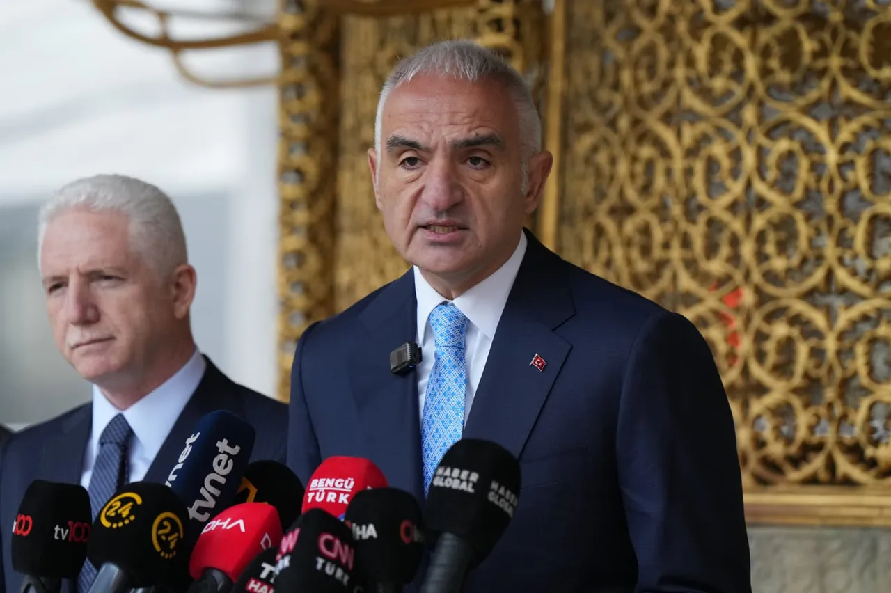 Kültür ve Turizm Bakanı Ersoy'dan restorasyon açıklaması: Sultanahmet bitti, Ayasofya devam ediyor!