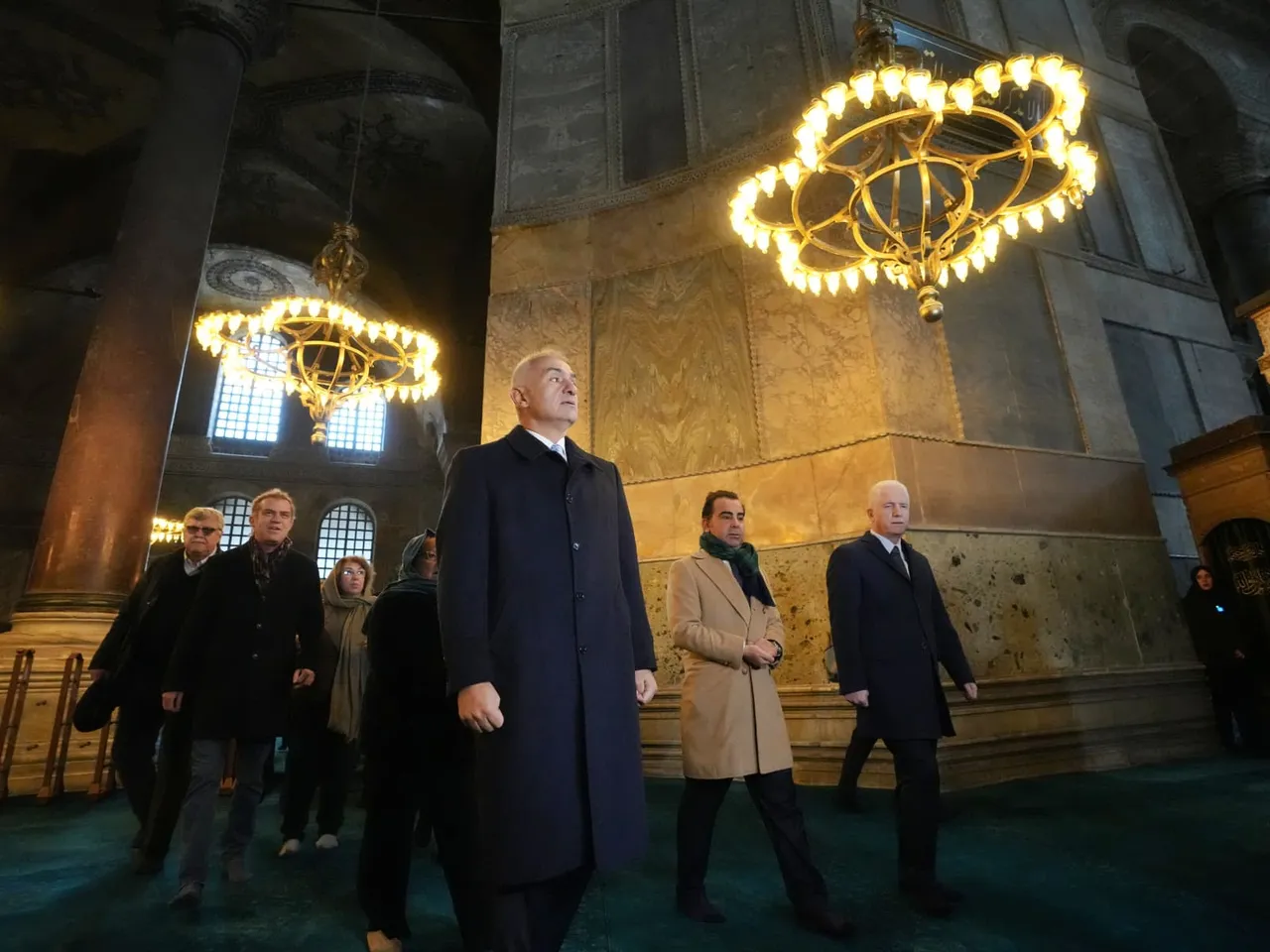 Kültür ve Turizm Bakanı Ersoy'dan restorasyon açıklaması: Sultanahmet bitti, Ayasofya devam ediyor!