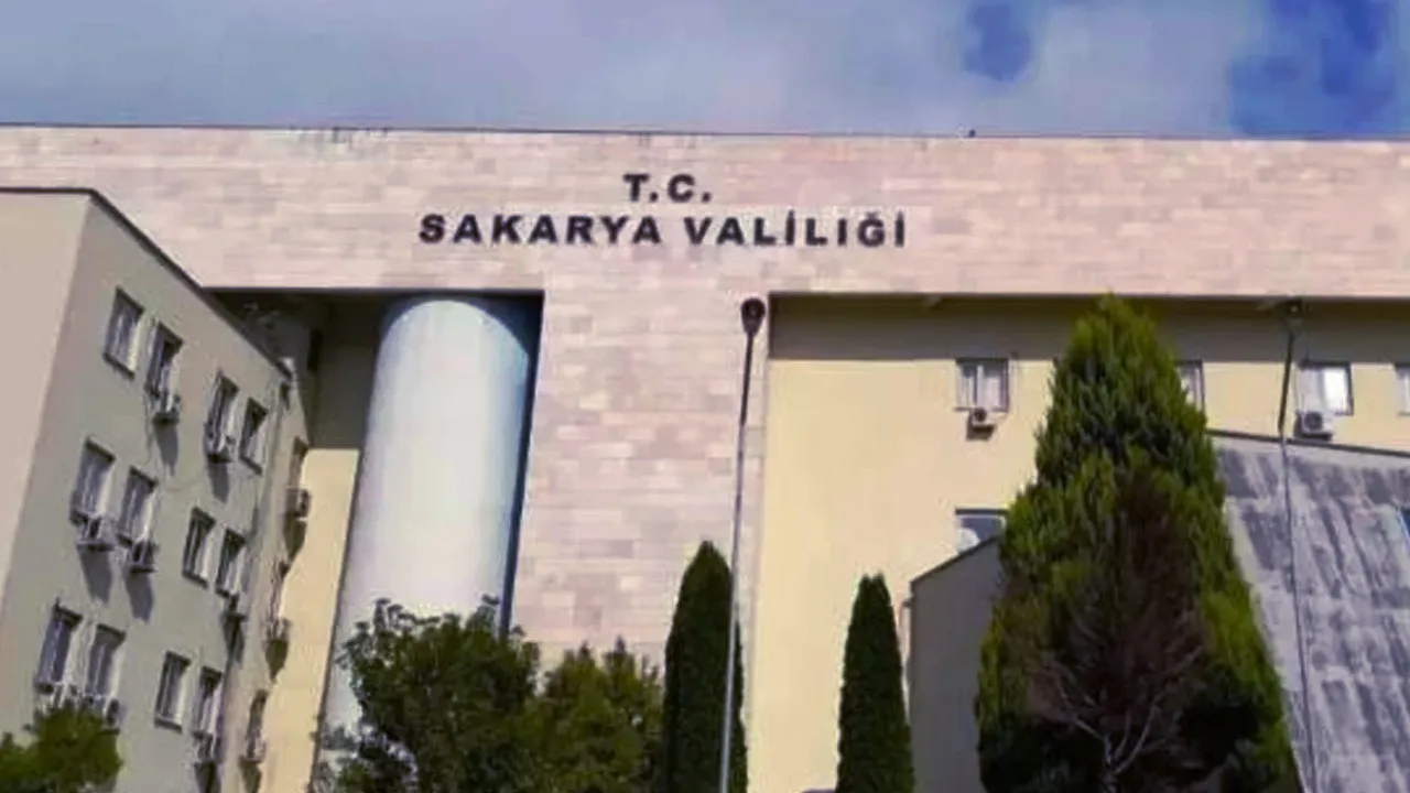  Sakarya Valiliği 'köpek ölümü' iddialarına cevap verdi: Olayın altından 'bahçıvan krizi' çıktı