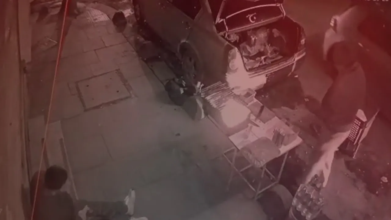 Sultangazi’de silahlı saldırı! Kaldırımda oturanlara ateş açtılar