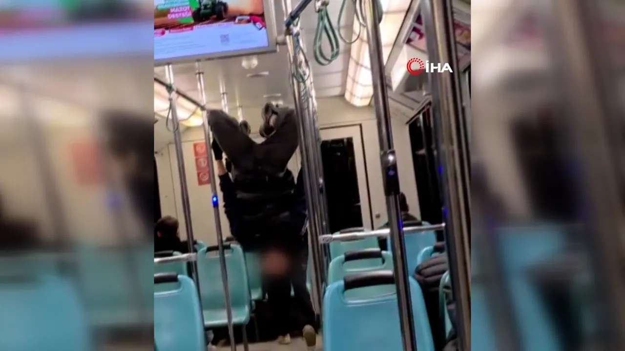 Yolcuları hiçe sayıp takla attılar! Bursa metrosunda pes dedirten anlar kamerada