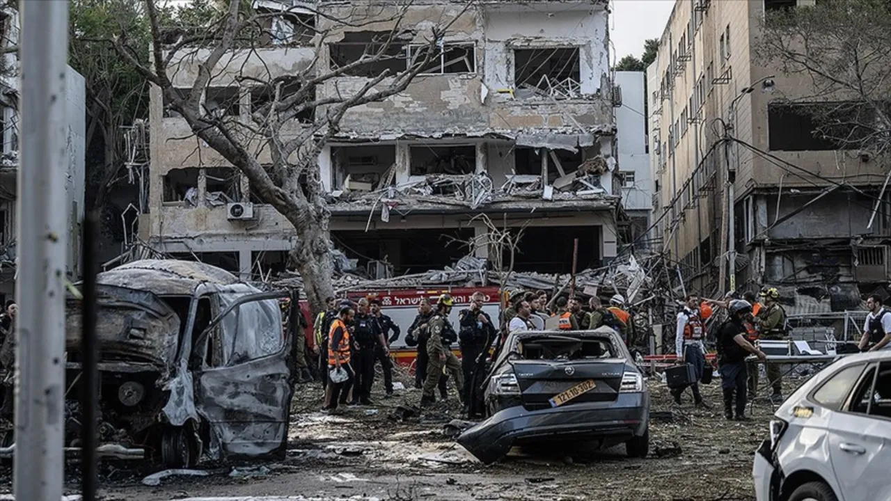 ABD-İsrail ile İran arasında savaş mı çıktı? Tahran neden vuruldu? Krizin perde arkası