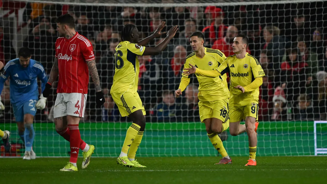 F.Bahçe’de Oosterwolde dönerken Nene sakata geldi: Bir iyi bir kötü