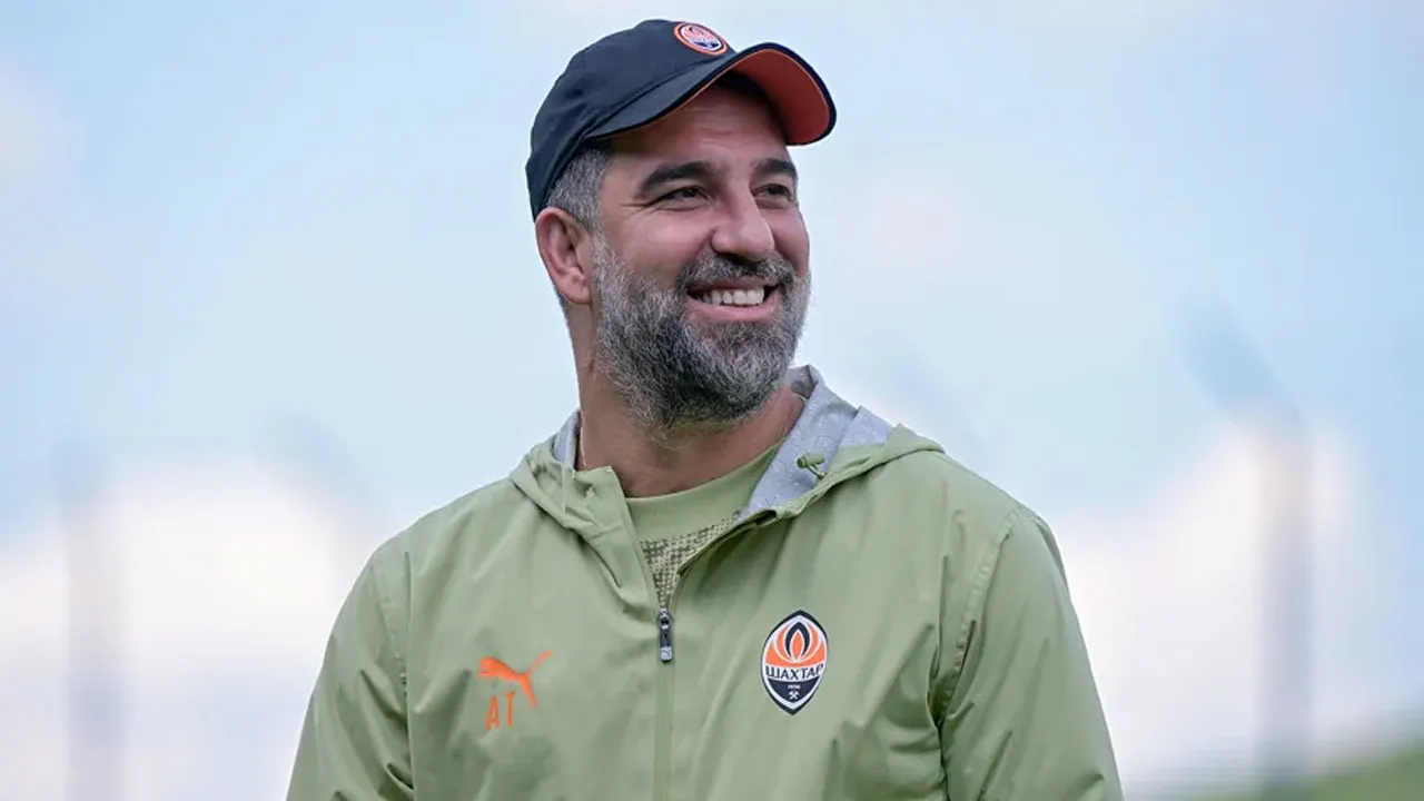 Göztepe taraftarından Arda Turan'a pankartlı davet