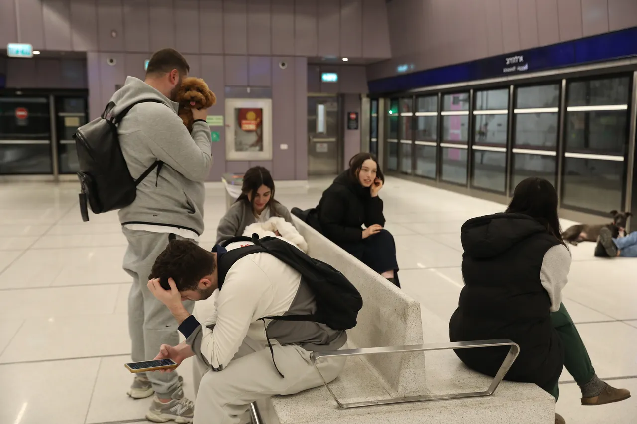 İranın misilleme füzelerinin ardından İsrailliler metrolara kaçtı