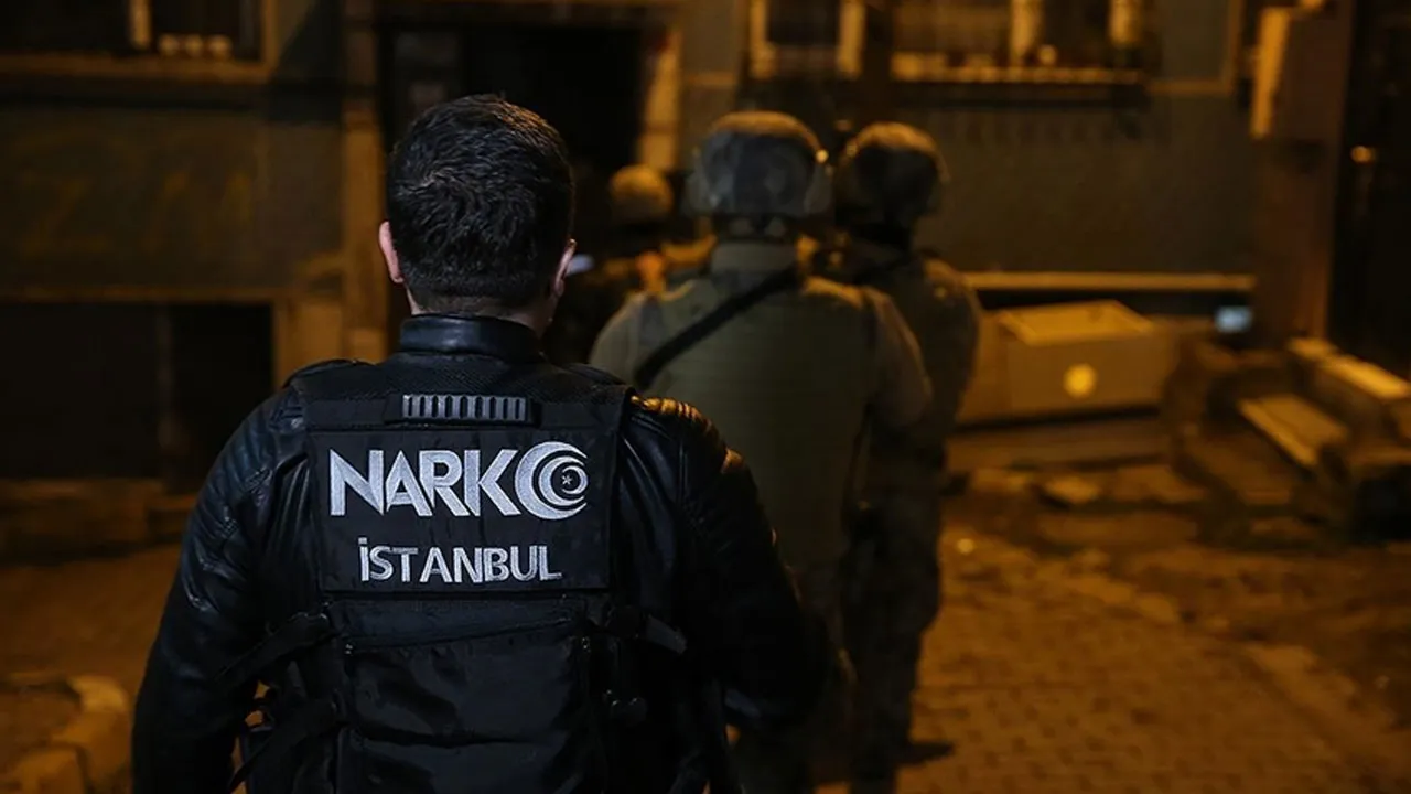 İstanbul'da zehir tacirlerine operasyon! 284 kilo uyuşturucu ele geçirildi