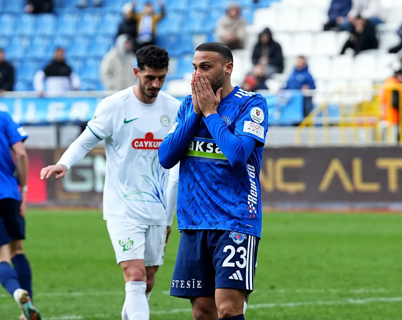 Kasımpaşa, evinde Rizespor'a 3-0 mağlup oldu