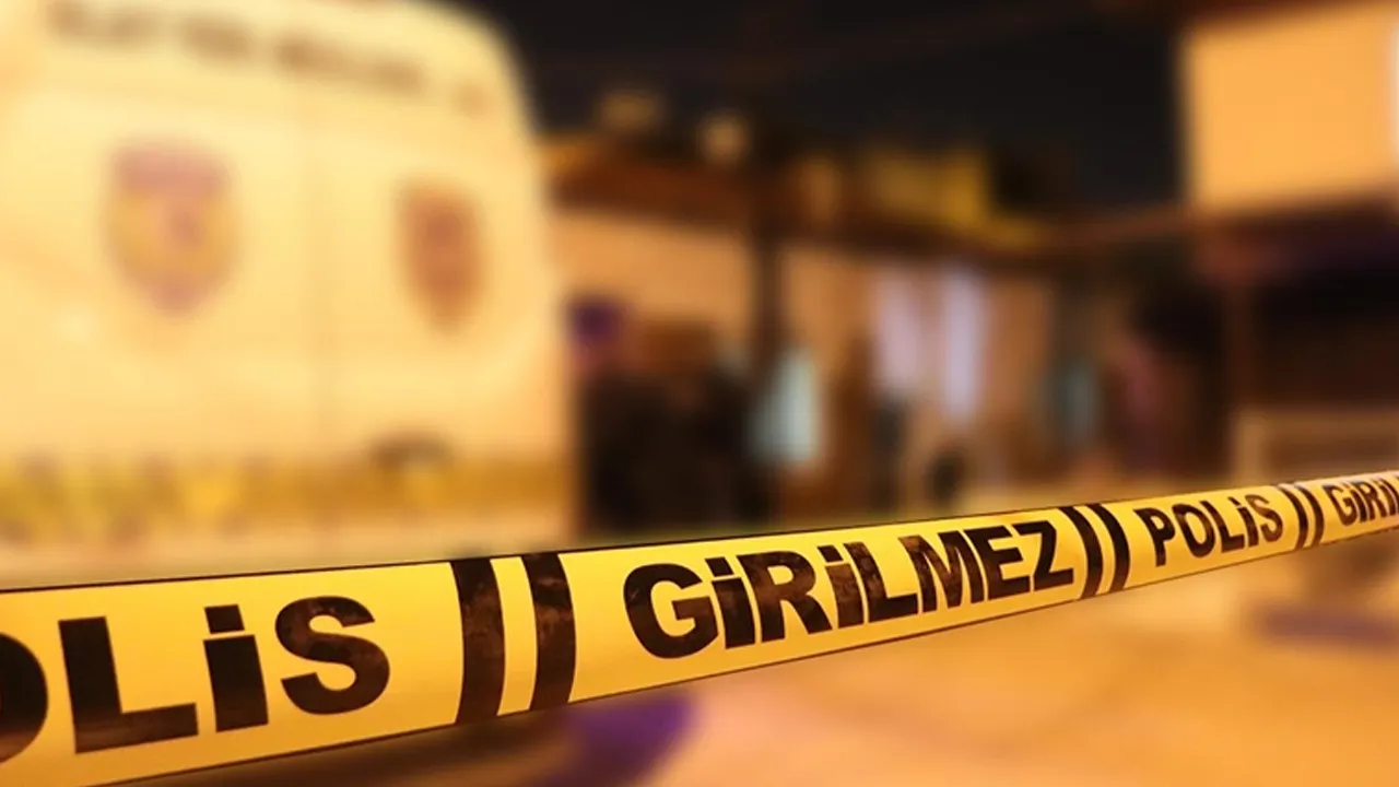 Müşteri kılığıyla gelip dehşet saçtı! Kurşunlar başının hemen yanından geçti