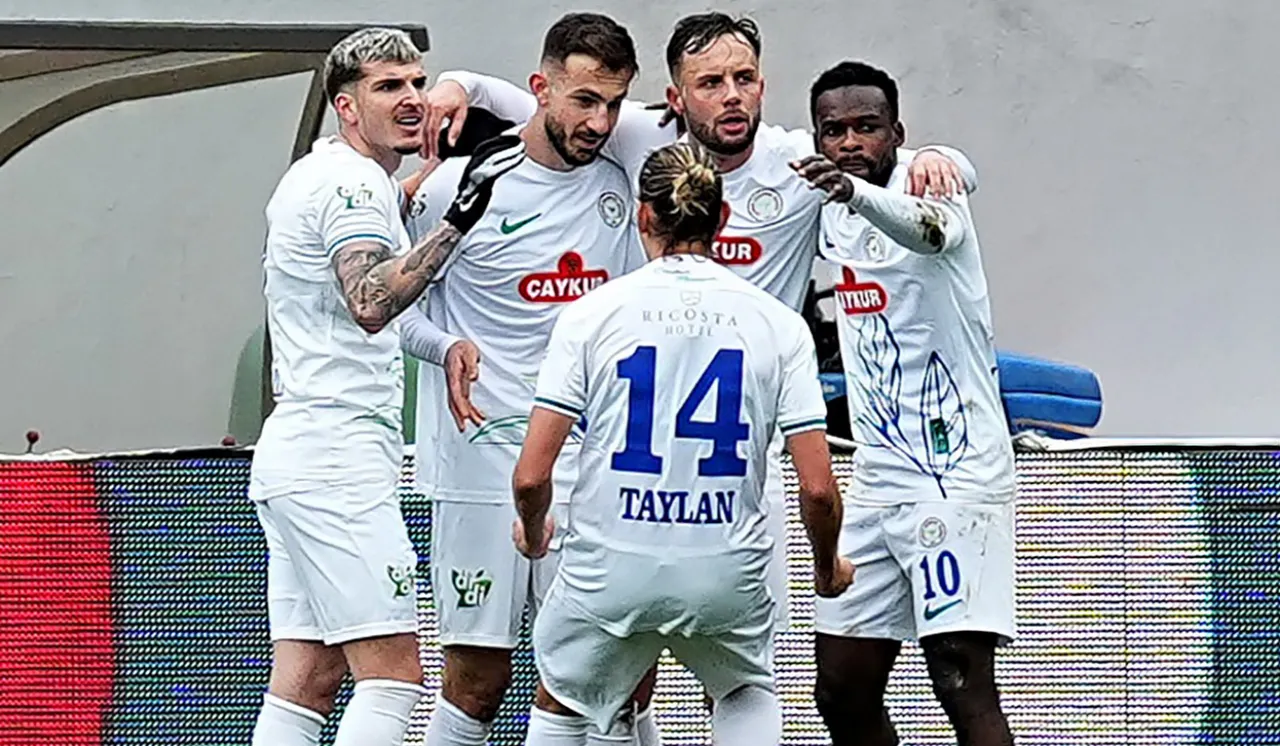 Rizespor, deplasmanda 3 puanı 3 golle aldı