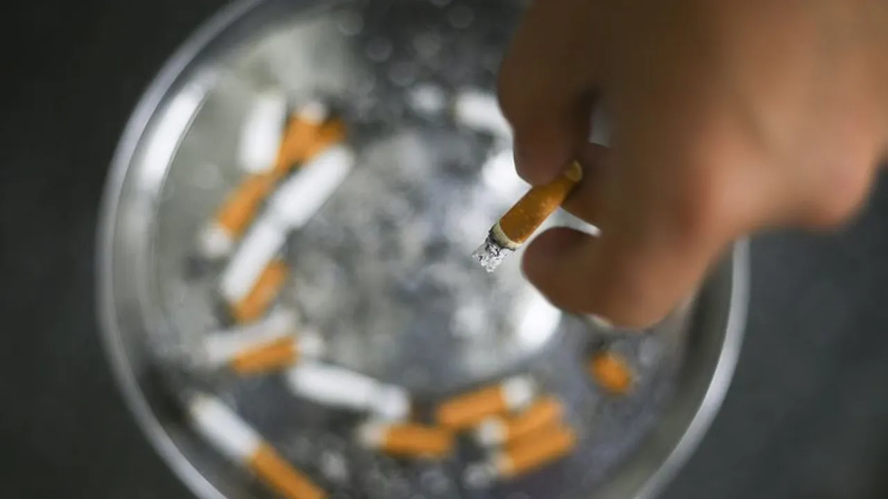 Tiryakilere net mesaj: Orucunuzu kesinlikle sigara ile açmayın