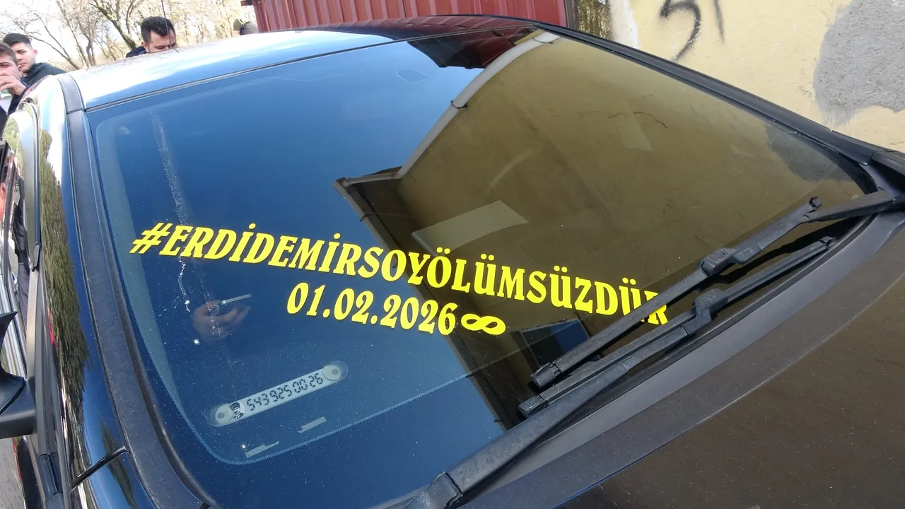 Araba almak için yola çıktı, kazada can verdi! Erdi Demirsoy defnedildi