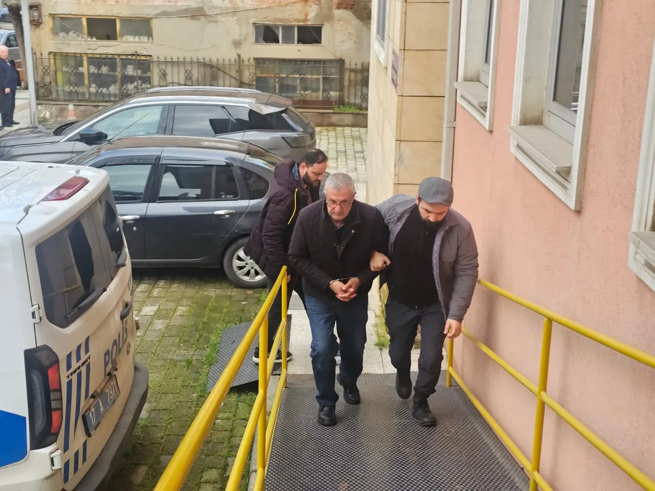 Baba-oğul arasındaki ‘altın’ tartışmasında tutuklama