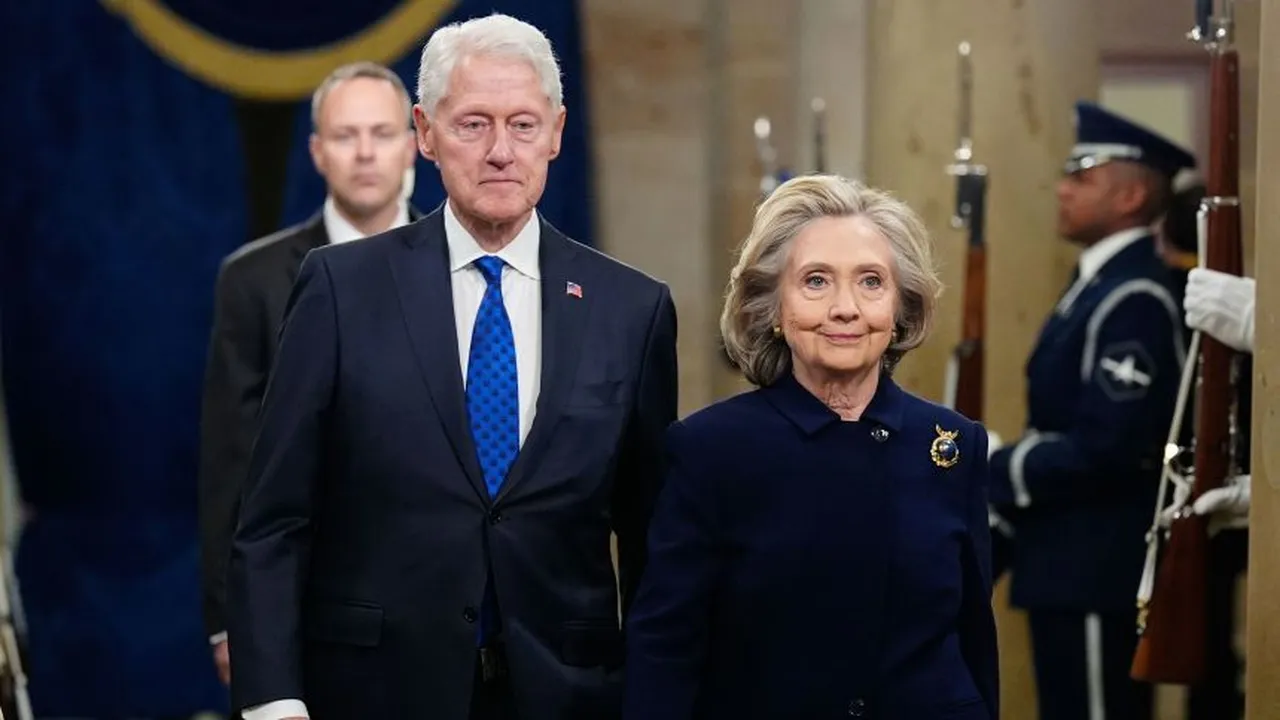 Clinton çifti Epstein soruşturmasında köşeye sıkıştı: Kongre önünde ifade verecekler