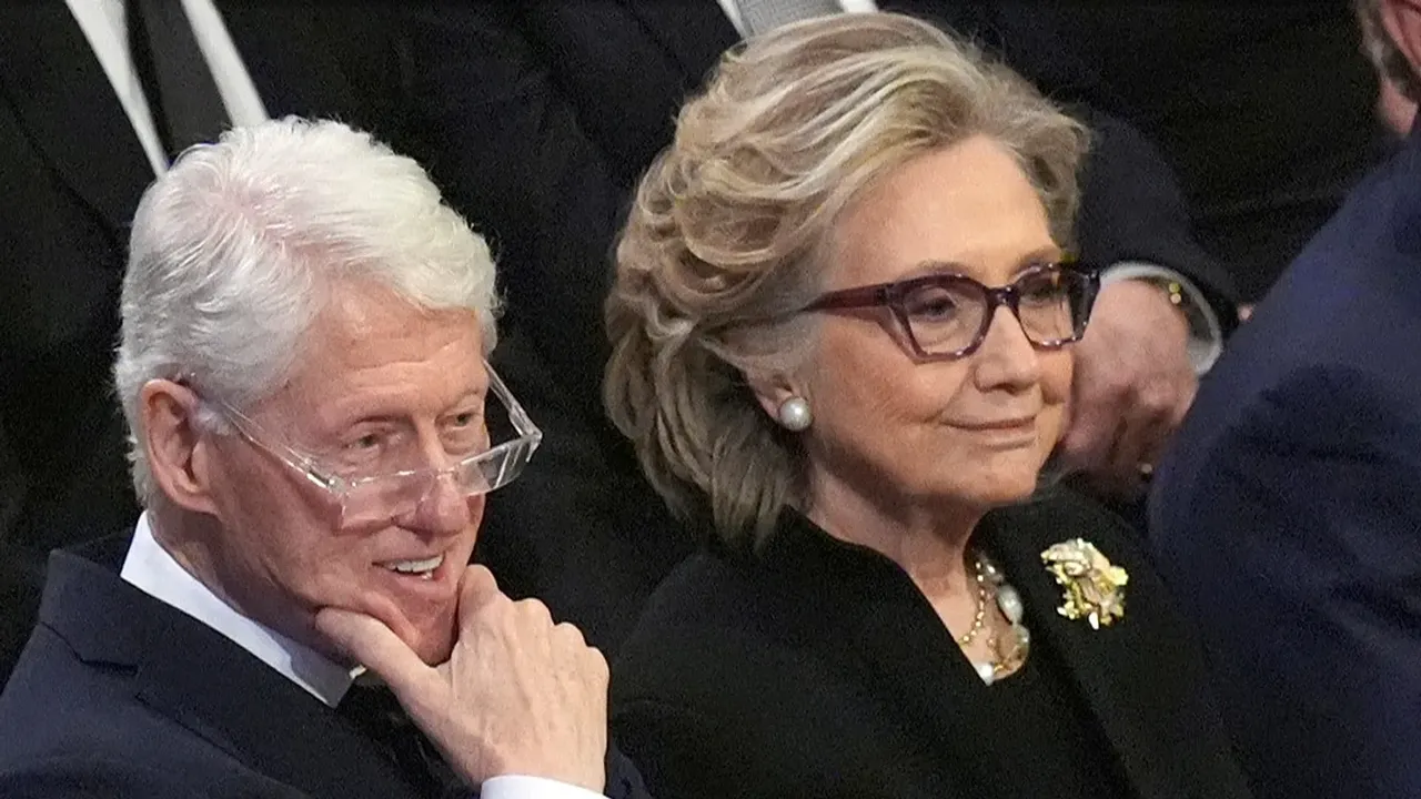 Clinton çifti Epstein soruşturmasında köşeye sıkıştı: Kongre önünde ifade verecekler