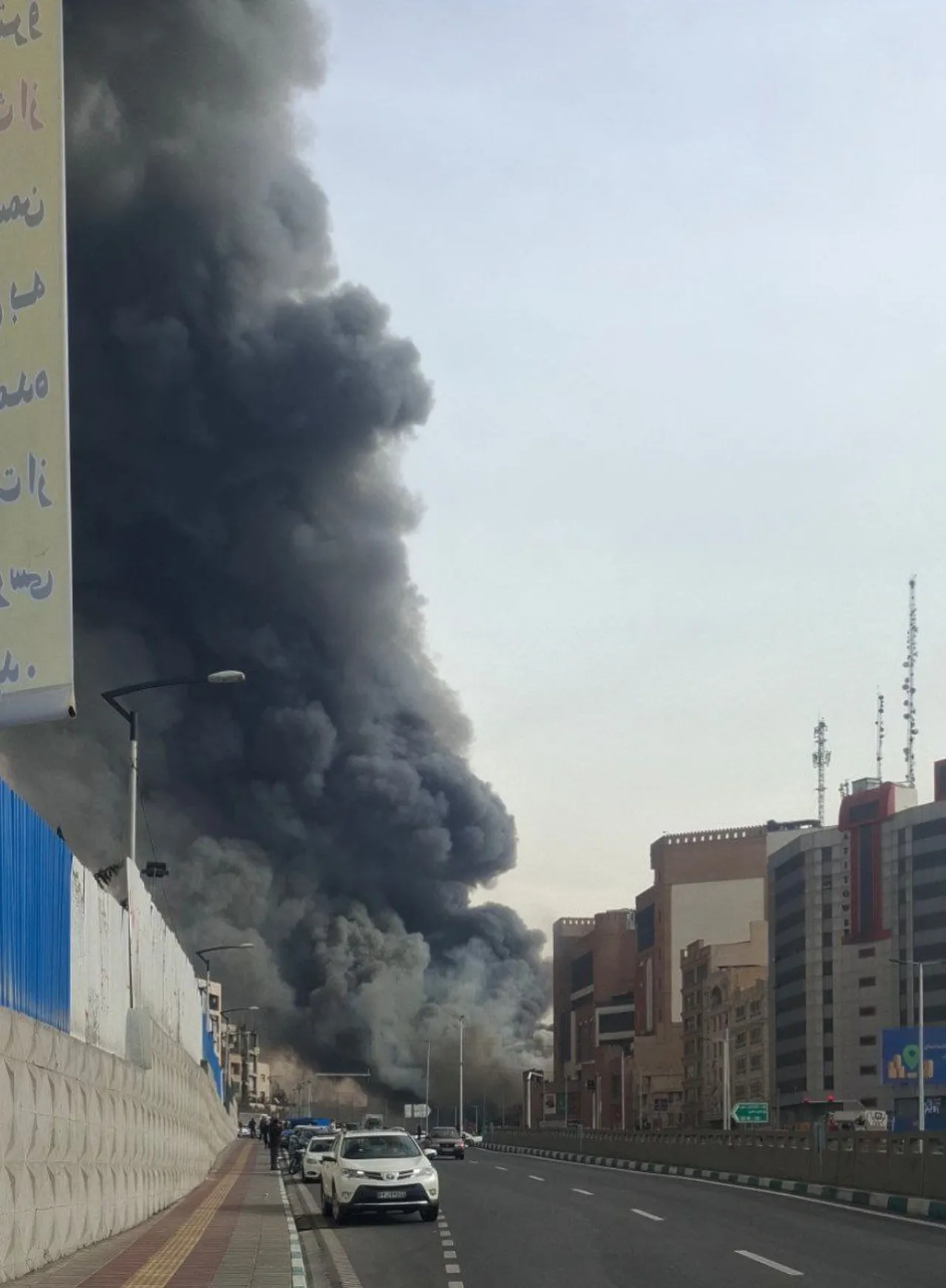 İran’da korku dolu anlar! Pazar yerinde büyük yangın çıktı